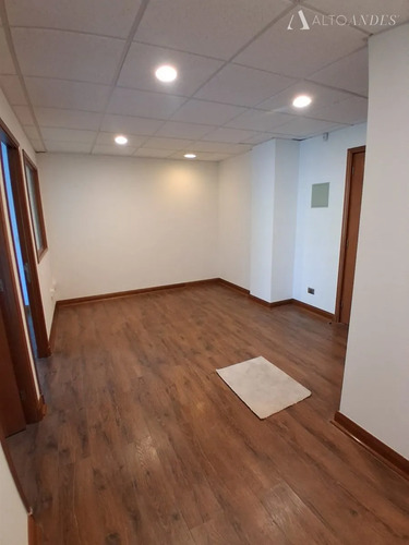 Oficina En Arriendo Callle Balmaceda En Centro De Reñaca