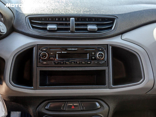 Imagen 15 de 25 de Chevrolet Onix Joy Extra Full 1.0 | Permuta / Financia