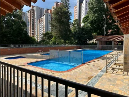 Apartamento Sector Loma De Los Bernal Parte Baja