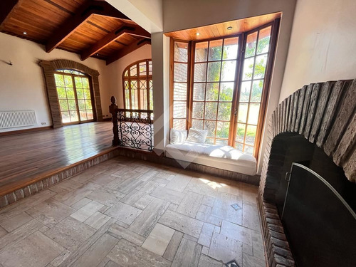 Casa En Venta De 4 Dorm. En Colina