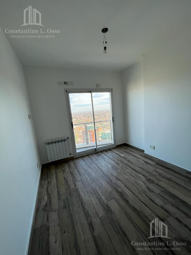 4 Ambientes - 3 Baños - 114 M2 - Piscina - Grupo Electrogeno - 2 Cocheras - Venta - A Estrenar