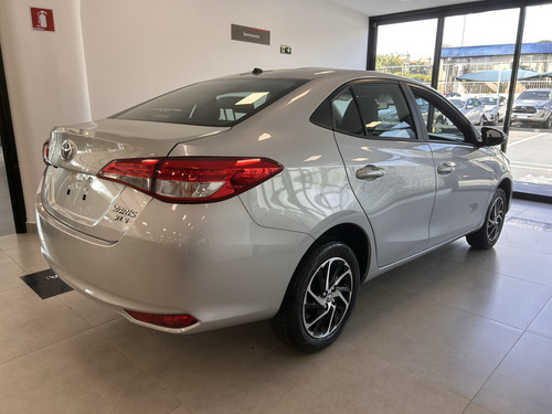 Toyota Yaris 1.5 16V FLEX SEDAN XLS MULTIDRIVE