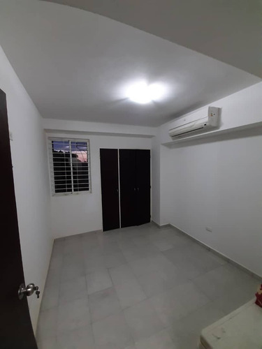 Imagen 7 de 16 de Venta De Apartamento En Puerta Real Mañongo. Cód.: 451328. 0414-4841043