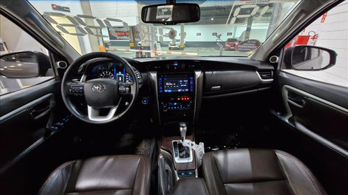 Toyota Hilux SW4 2.7 Srv 7 Lugares 4x2 16v Flex 4p Automático