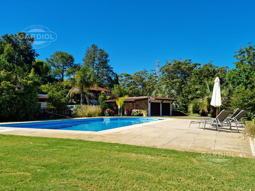 Casa 4 Dormitorios Con Piscina Sobre Ruta 10 ,interbalnearia Solanas.