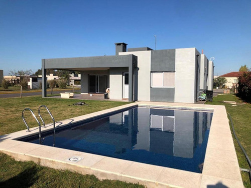 Imagen 15 de 30 de Casa 4 Amb Con Pileta Barrio Santa Juana Canning