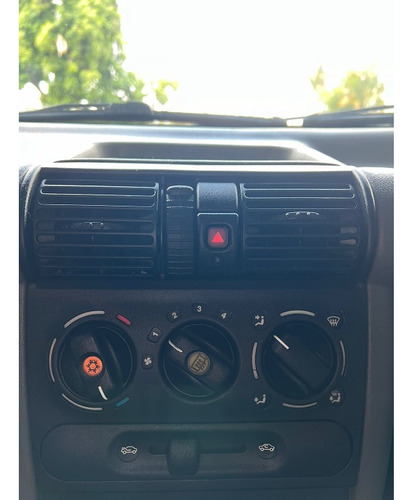 Chevrolet Corsa Classic 1.0 MPFI LS 8V FLEX 4P MANUAL