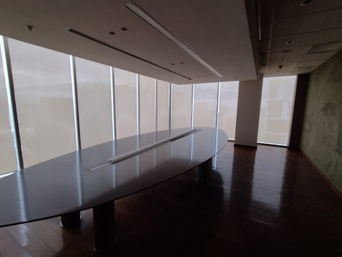 Excelente Oficina De 545 M2 En Arriendo En Sector Financiero