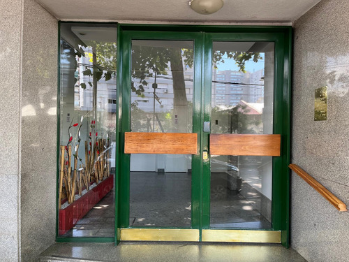 Departamento En Venta En Olivos 1 Dormitorio, Muy Luminoso, Próximo Estación.