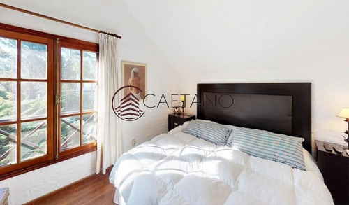 Hermosa Casa En Alquiler Anual. A Pasos Del Mar Y Muy Cerca De Playa Mansa.- Ref: 1330