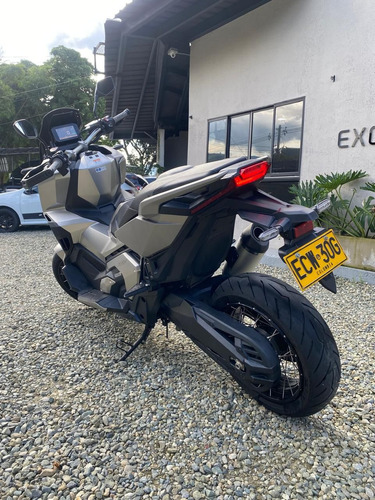 Honda X-adv 750