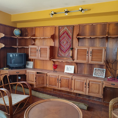 Se Vende Casa En La Calle Junin De Anaco, Con Un Amplio Terreno De 1693 Metros Cuadrados. (a.p)