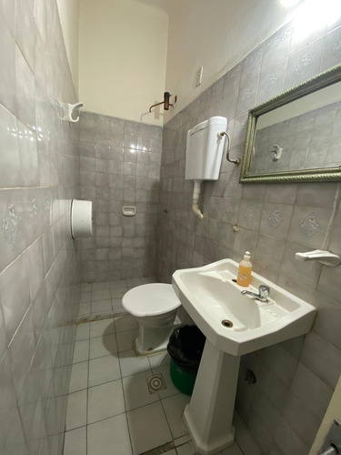 Imagen 26 de 28 de Alquiler De Espectacular Casa De Dos Pisos, En Bulevar España.