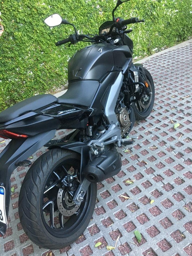 Dominar 400