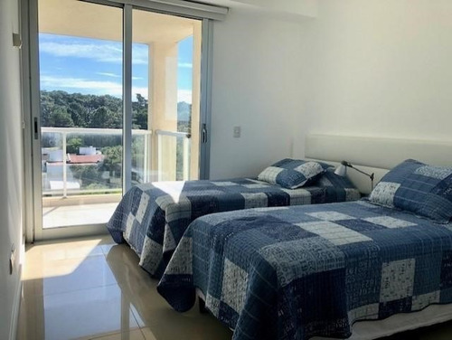 Imagen 10 de 19 de Departamento En Venta Ubicado En Playa Brava, Punta Del Este, Punta Del Este / Maldonado