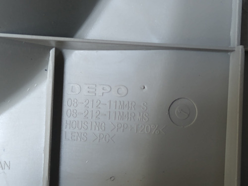 Imagen 4 de 4 de Faro Derecho Y Izquierdo Toyota Machito 2012 2018 Marca Depo