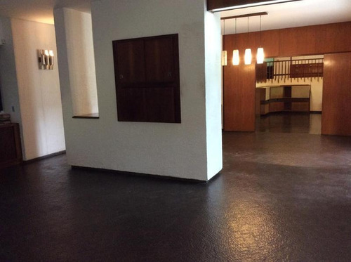 Imagen 4 de 30 de Casa De 5 Dormitorios Con Jardín Y Pileta