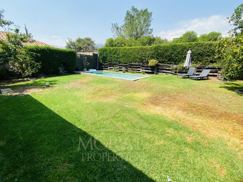 Hermosa Casa 4d 3b + Servicio Gran Jardín Formado Piscina