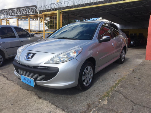 Peugeot 207 Passion Xr - 1.4 8v 2010/2011