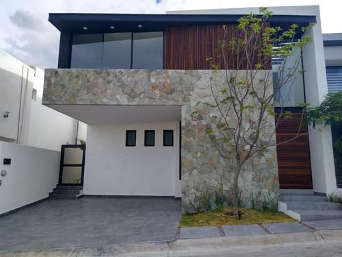 Imagen 1 de 30 de Casa En Venta 3 Recamarás Y 3 Baños Completos El Molino Club