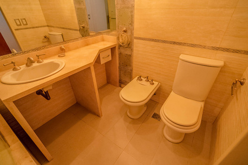 Venta Casa 4 Ambientes Con Patio Y Cochera En Ramos Mejía