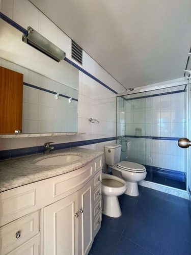 Apartamento En Alquiler, 2 Dormitorios, 2 Garages, Buceo