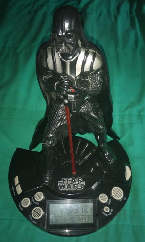 Figura Darth Vader Con Reloj Despertador Radio Y Luces