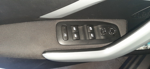 Peugeot 208 1.5 Allure Touchscreen 2013