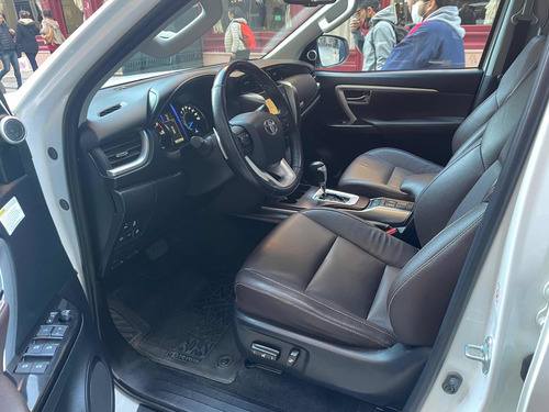 Imagen 23 de 25 de Toyota Sw4 2019 2.8 Srx 177cv 4x4 7as At Automatica Lucsc