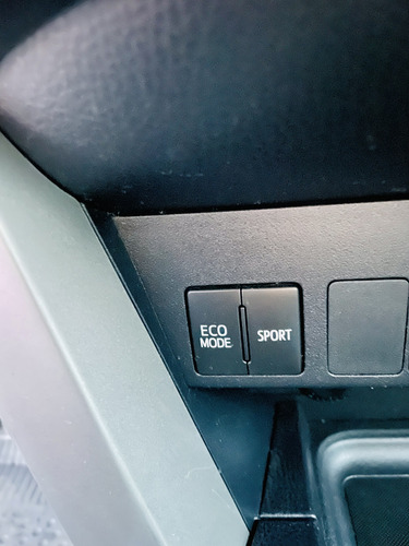 Toyota RAV4 2.5 Le At