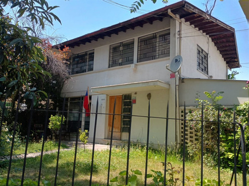 Casa En Venta De 4 Dorm. En Las Condes