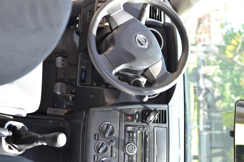 Tiida Nissan 2010 Visia 1.8