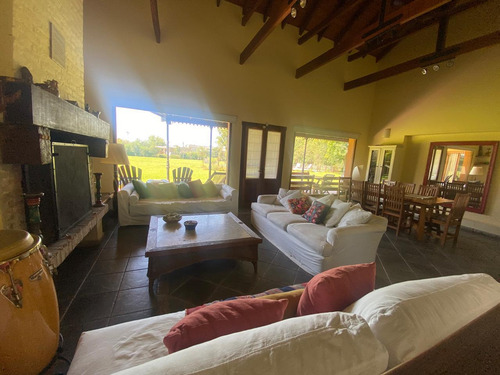 Casa En Venta, Terreno Media Hectárea En Manzanares, La Escondida