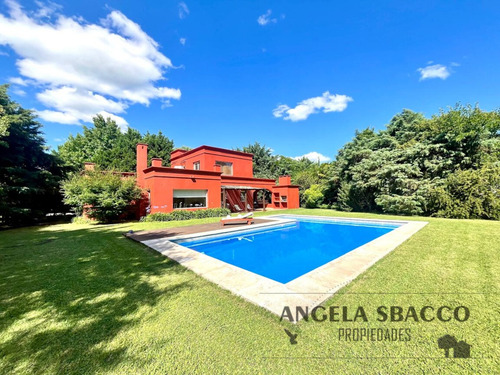 Excelente Casa En San Joaquín.