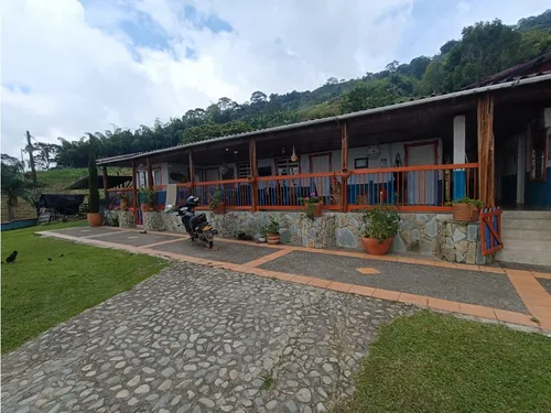 Se Vende Finca Chalet En Calarcá - Quindío