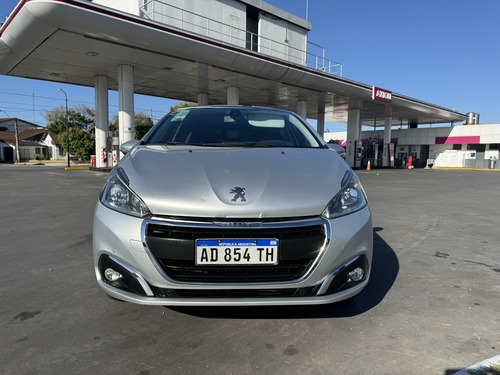 Peugeot 208 1.6 Feline
