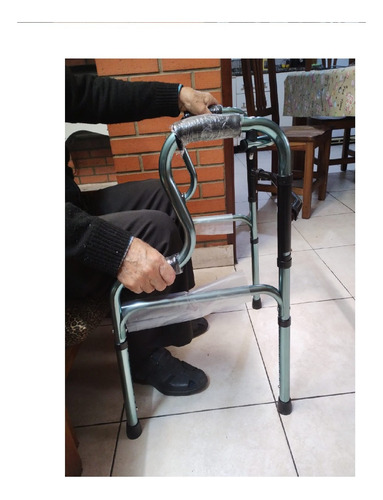 Imagen 6 de 10 de Andador Fijo Y Paso A Paso Doble Grip Plegable Aluminio Imp.