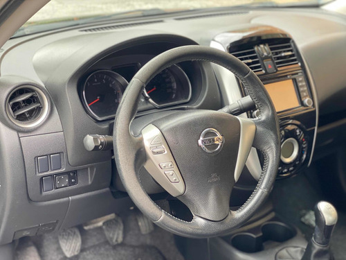 Imagem 5 de 13 de Nissan/ Versa Unique 1.6 16v 2016!! Novo