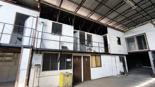 Local Comercial En Arriendo En Estación Central