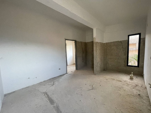 Imagen 9 de 30 de Maria Eugenia Blanco Vende Casa En Altos De Guataparo, Valencia 133562