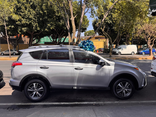 Toyota RAV4 2.5 Le At