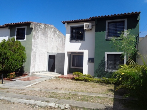 Imagen 18 de 21 de Casa En Venta En Cabudare Con Terreno Adicional Y Documentos Al Día Lista Para Firmar, Urb. Villa Roca