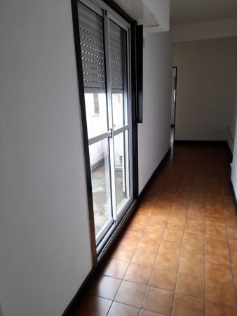 Imagen 7 de 12 de Excelente Piso Con Oficinas En Bernal Centro, Inmejorable Ubicación