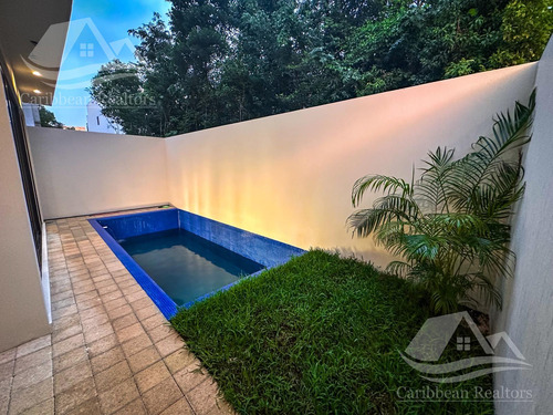Casa En Venta En Via Cumbres Cancun