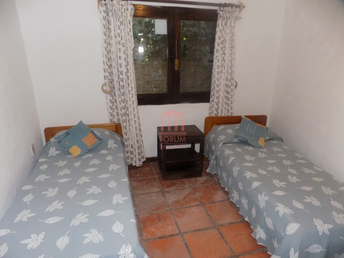 Venta Casa 3 Dormitorios , 3 Baños- Ref: 448