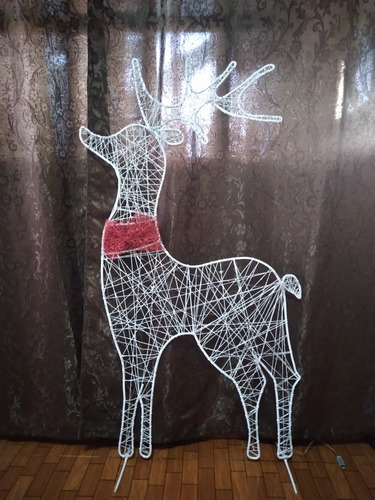 Imagen 2 de 2 de Ciervo Navideño Decorado E Iluminado