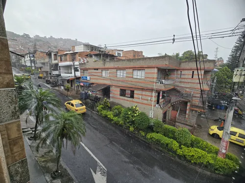 Casa En Venta En Floresta. Cod V13422