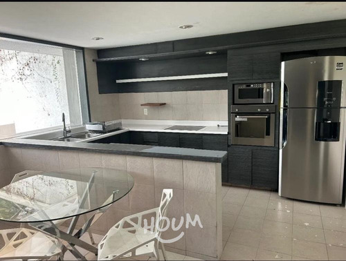 Casa En Insurgentes Cuicuilco, Coyoacán Con 3 Recámaras, 414 M², Id: 153426