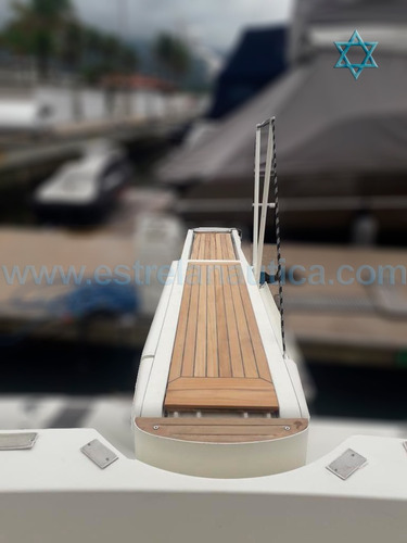Imagem 5 de 10 de Lancha Ferretti 55 Iate Ambar Axtor Intermarine Armada