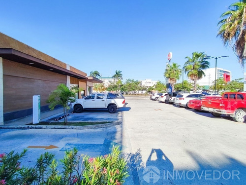 Local Comercial · Plaza Oasis · Bonampak · Puerto Cancún · Junto A Café Nader